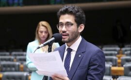 Imagem da notícia Comissão aprova proibição de "cálculo por dentro" de tributos